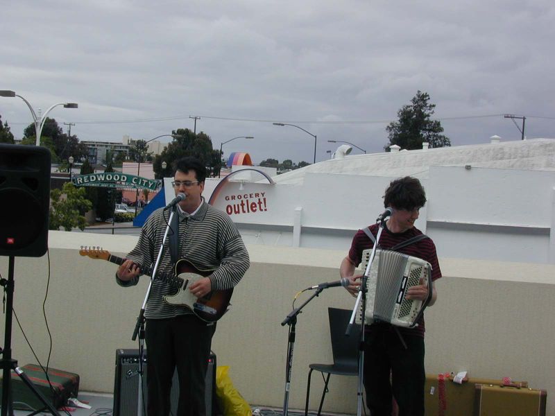 File:TMBG20000516emusic.jpg